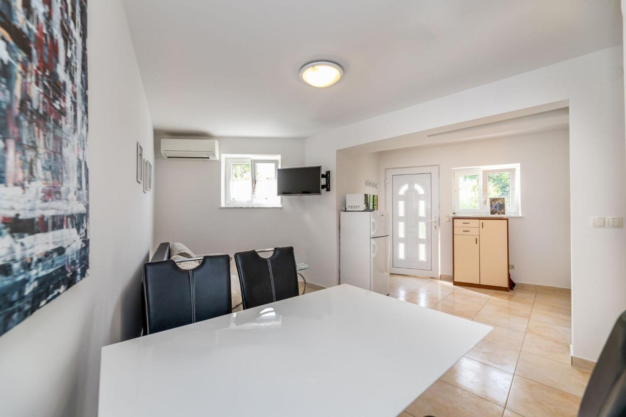 Apartments Oleander Kricin บัชกา ภายนอก รูปภาพ