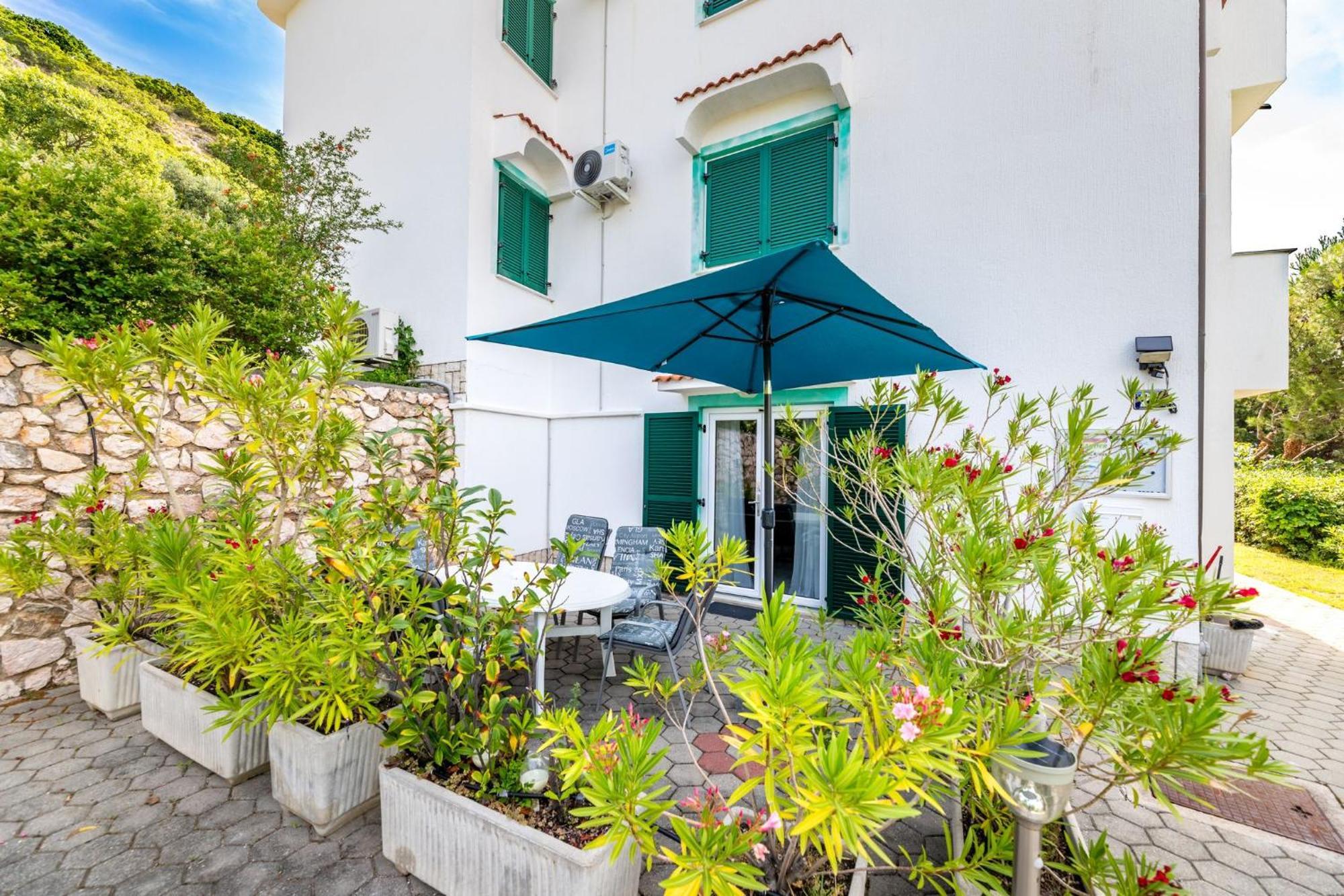 Apartments Oleander Kricin บัชกา ภายนอก รูปภาพ