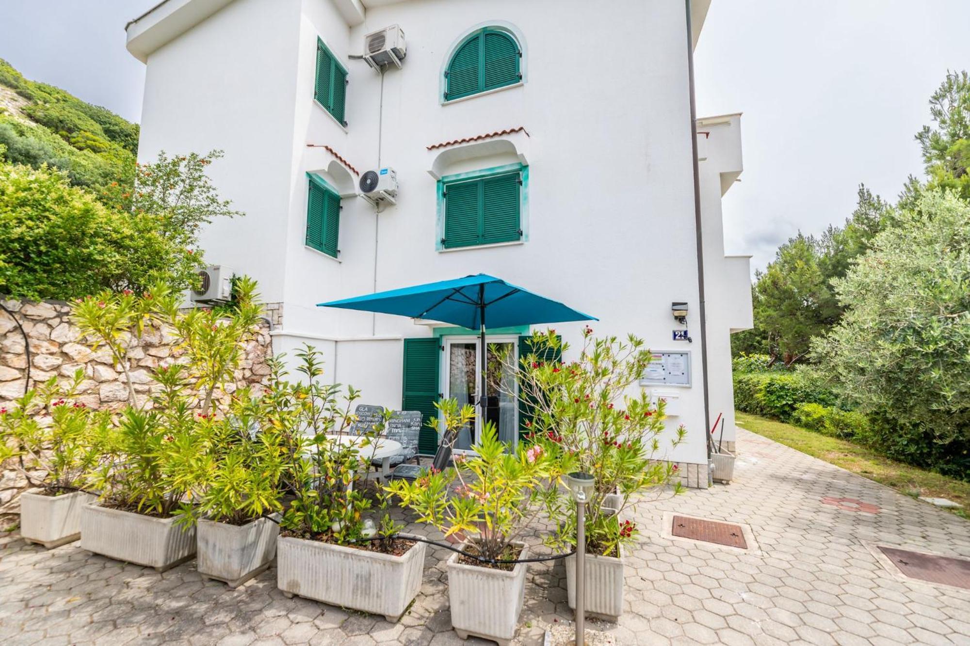 Apartments Oleander Kricin บัชกา ภายนอก รูปภาพ